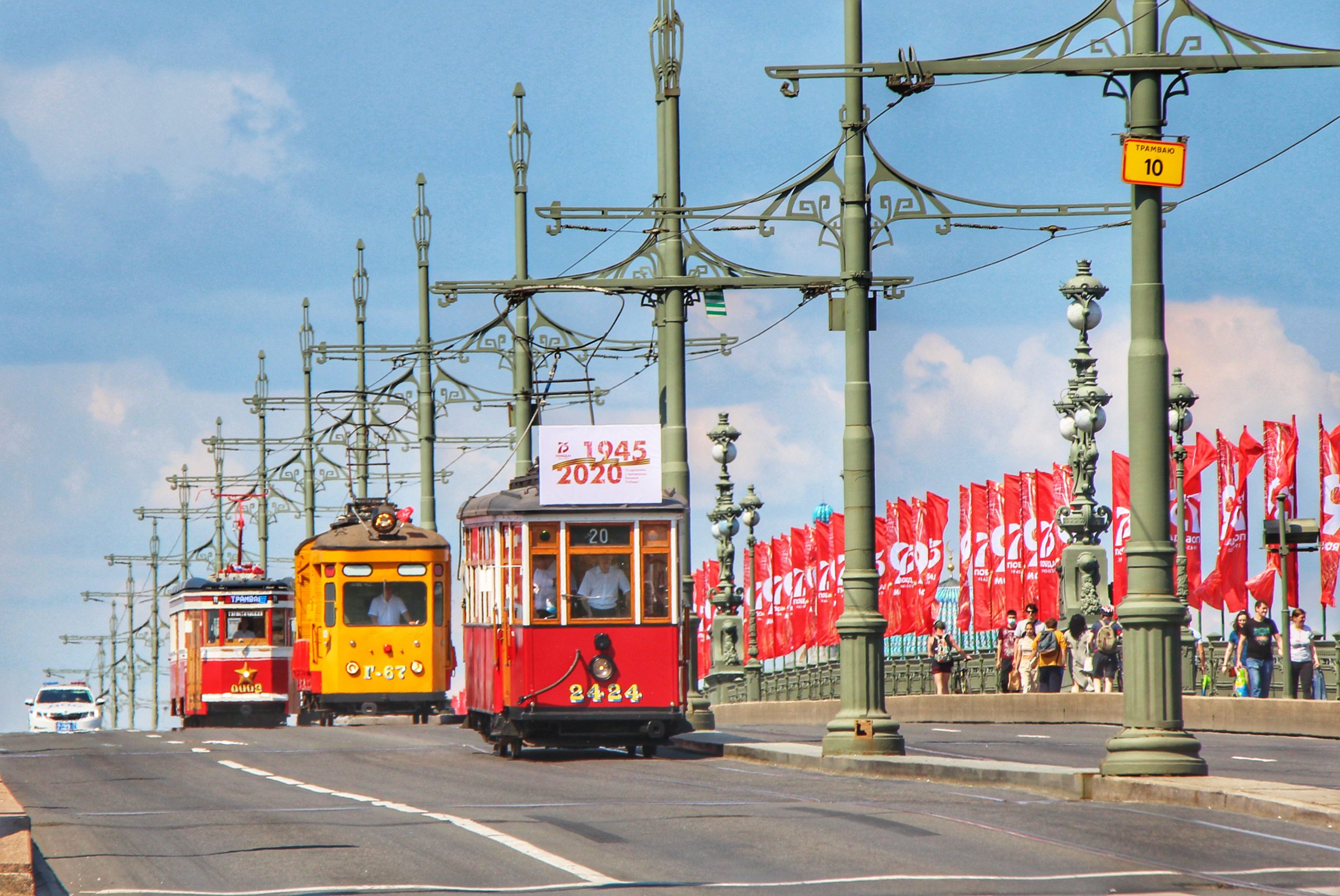 24 июня в Петербурге прошел парад «Трамвай Победы»